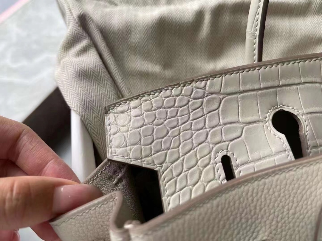 에르메스 버킨백25 화이트 은장 악어가죽 핸들